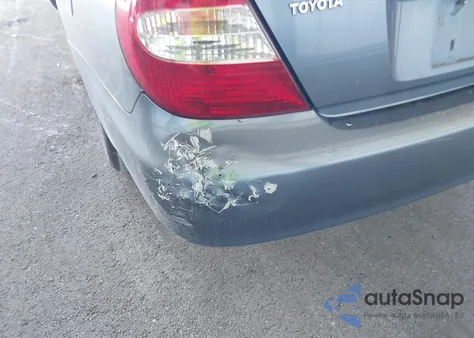 2002 Toyota Camry Xle z USA, uszkodzony, nr VIN 4T1BE32K32U542971